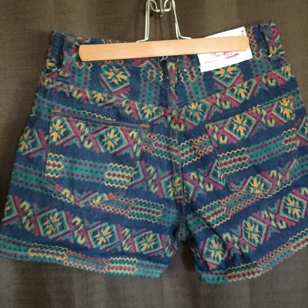 Patterned denim shorts - Picture 2 of 5